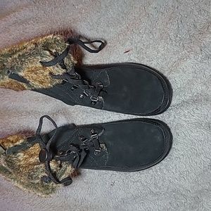Clarks Size 7.5 Black Suede Leather Above Ankle Booties